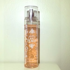 Pretty as a peach 🍑 Bath and Body fragrance mist